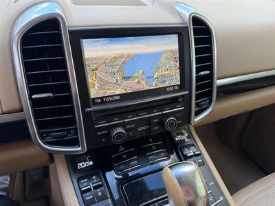 Porsche Cayenne 2011, kuva 6/6
