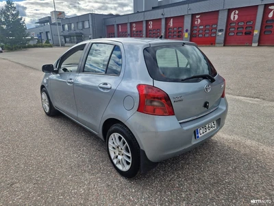 Toyota Yaris 2006, photo 2/7