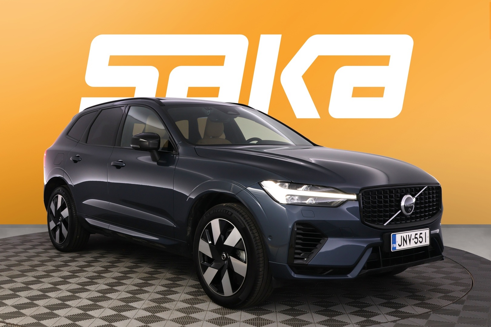Volvo XC60 T6 AWD Long Range Ultra Dark