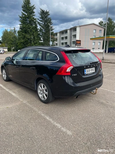Volvo V60 D2 Momentum Business aut 2013, photo 5/20