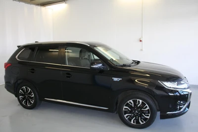 Mitsubishi Outlander PHEV 2017, kuva 1/26