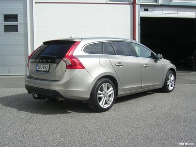 Volvo V60 D5 AWD Summum aut 2012, photo 5/14