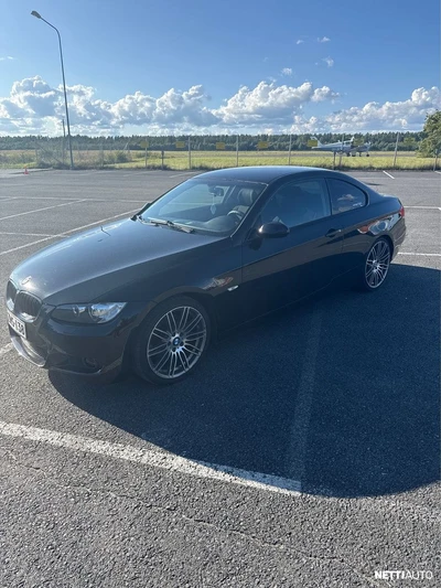 BMW 325 2008, photo 1/14