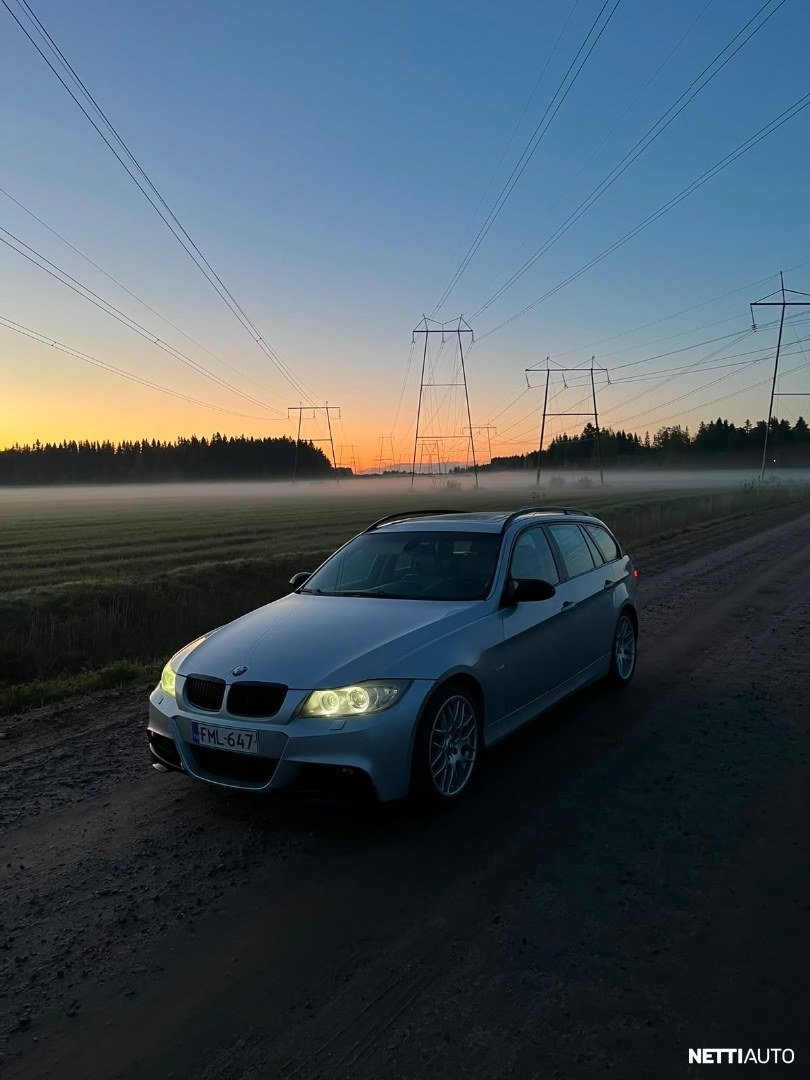 BMW 330