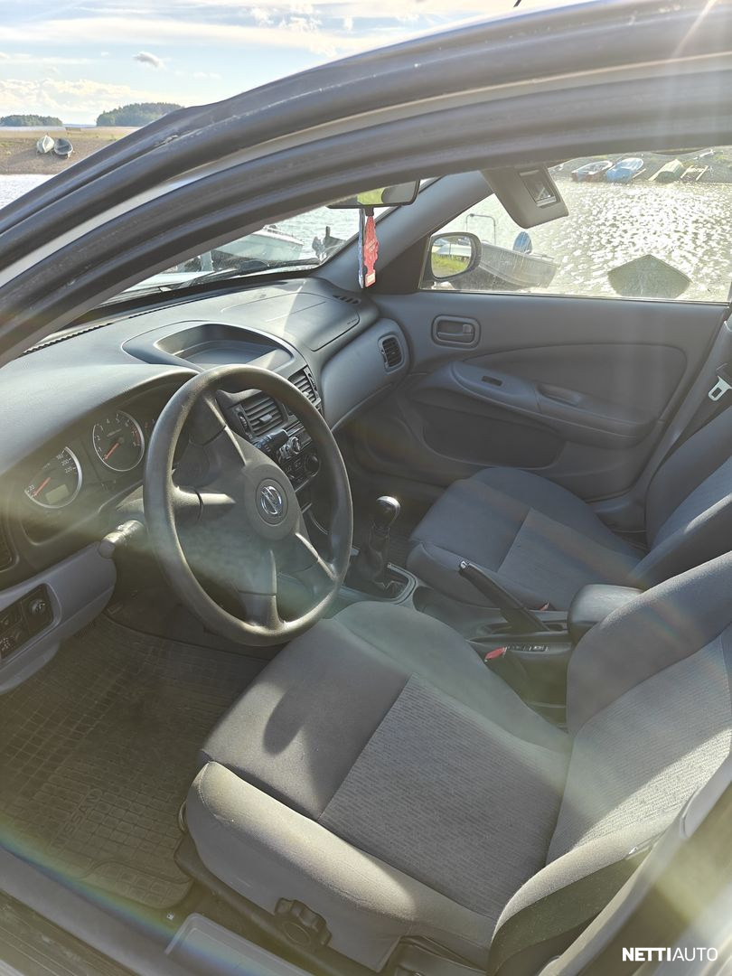 Nissan Almera