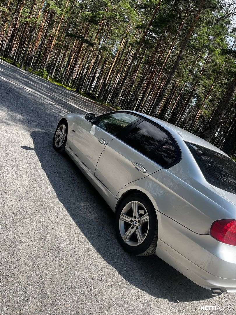 BMW 318 2010, photo 2/13