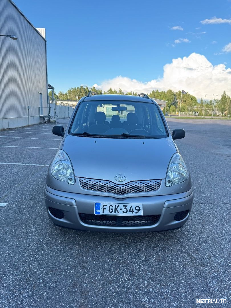 Toyota Yaris Verso 2004, photo 2/17