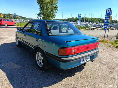 Mazda 323 GLX 1993, photo 3/5