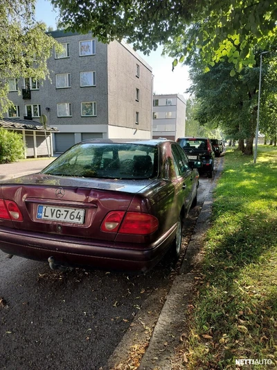 Mercedes-Benz E 1995, kuva 2/4