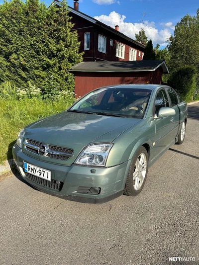 Opel Vectra GTS 2.2 hatchback automatic 2004, photo 1/12
