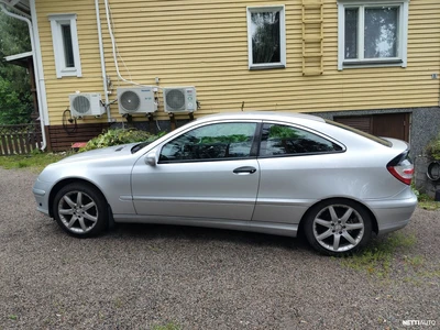 Mercedes-Benz C 2006, kuva 1/9