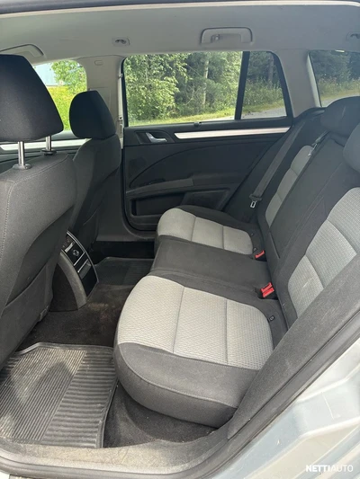 Skoda Superb 2010, kuva 7/8