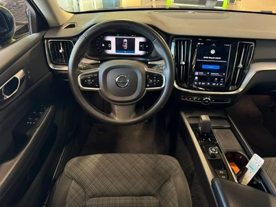 Volvo V60 Cross Country Core B5 AWD 2023, photo 6/19