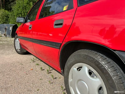 Opel Vectra Hatchback 1,6i GL 5d 1992, kuva 7/14