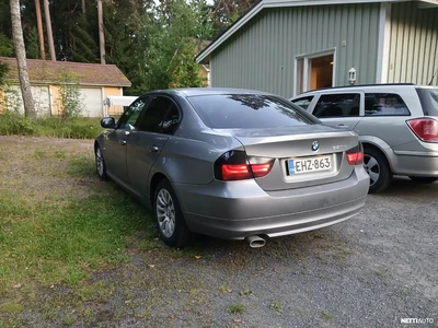 BMW 320 A E90 Sedan Business Comfort 2010, kuva 4/4