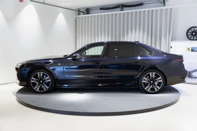 BMW i7 G70 xDrive 60 2023, photo 3/20