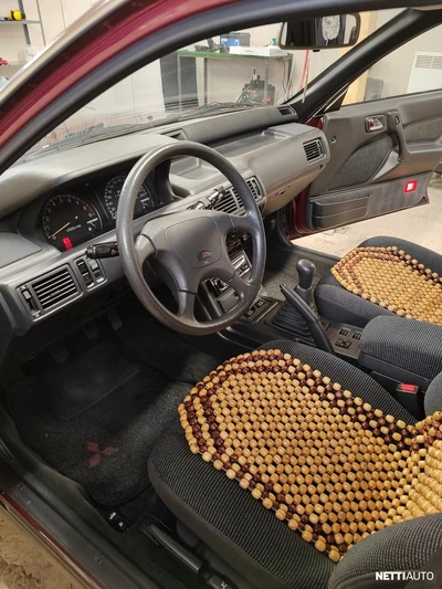 Mitsubishi Galant GTI-16V 1992, photo 7/13
