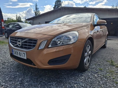 Volvo S60 2,0T Kinetic 2011, kuva 6/10