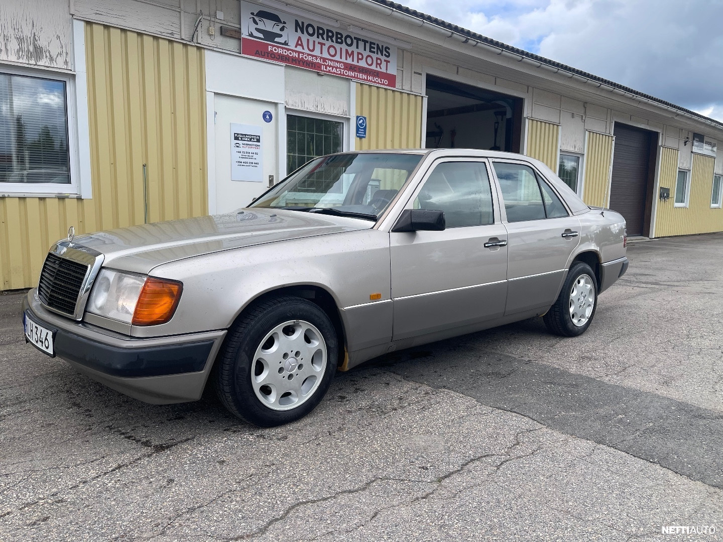 Mercedes-Benz 300