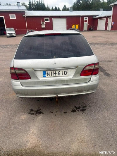 Mercedes-Benz E 2003, photo 4/13