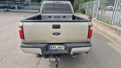 Ford F-250 2008, kuva 7/10