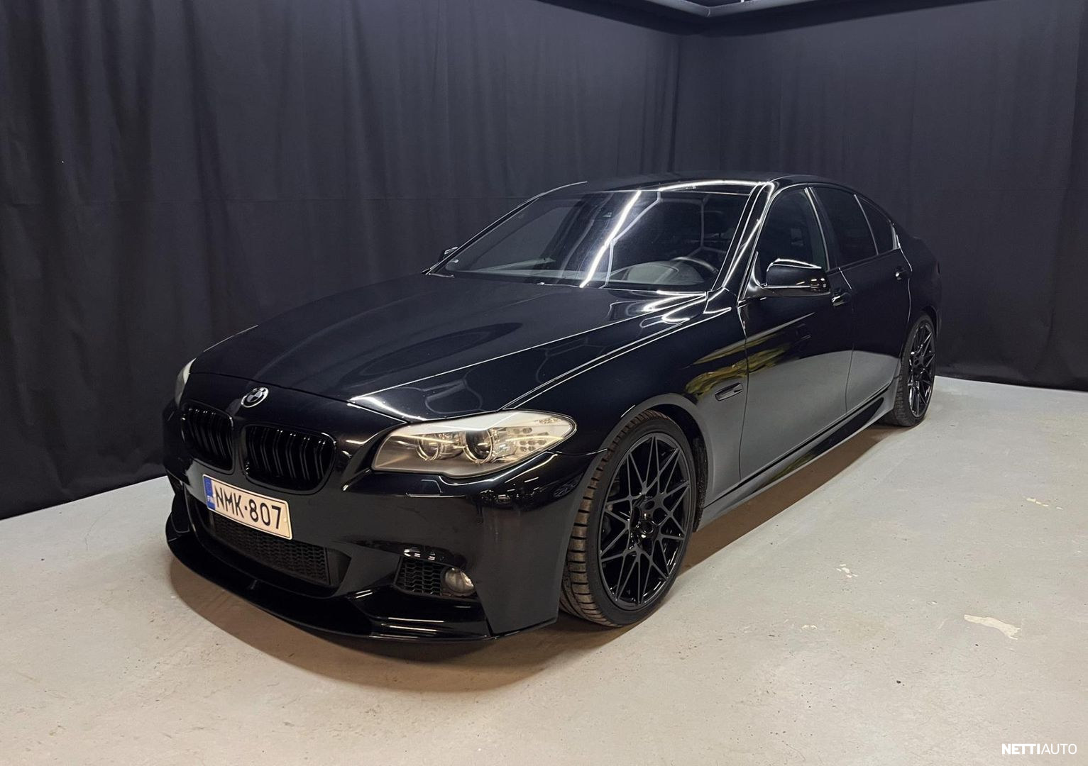 BMW 523