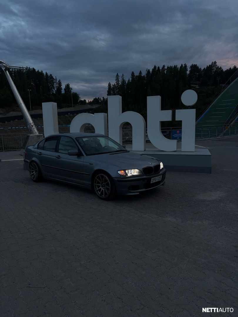 BMW 330