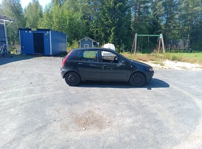 Fiat Punto 60 Dynamic 16v 5d 2003, photo 2/8