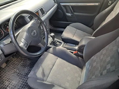 Opel Vectra 2.2 Direct GTS 2006, kuva 7/8