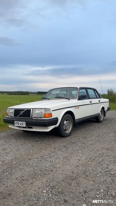 Volvo 240 1987, kuva 1/10