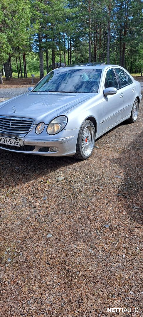 Mercedes-Benz E 320
