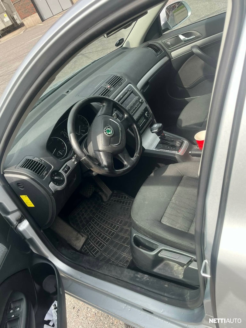 Skoda Octavia 2010, photo 7/7