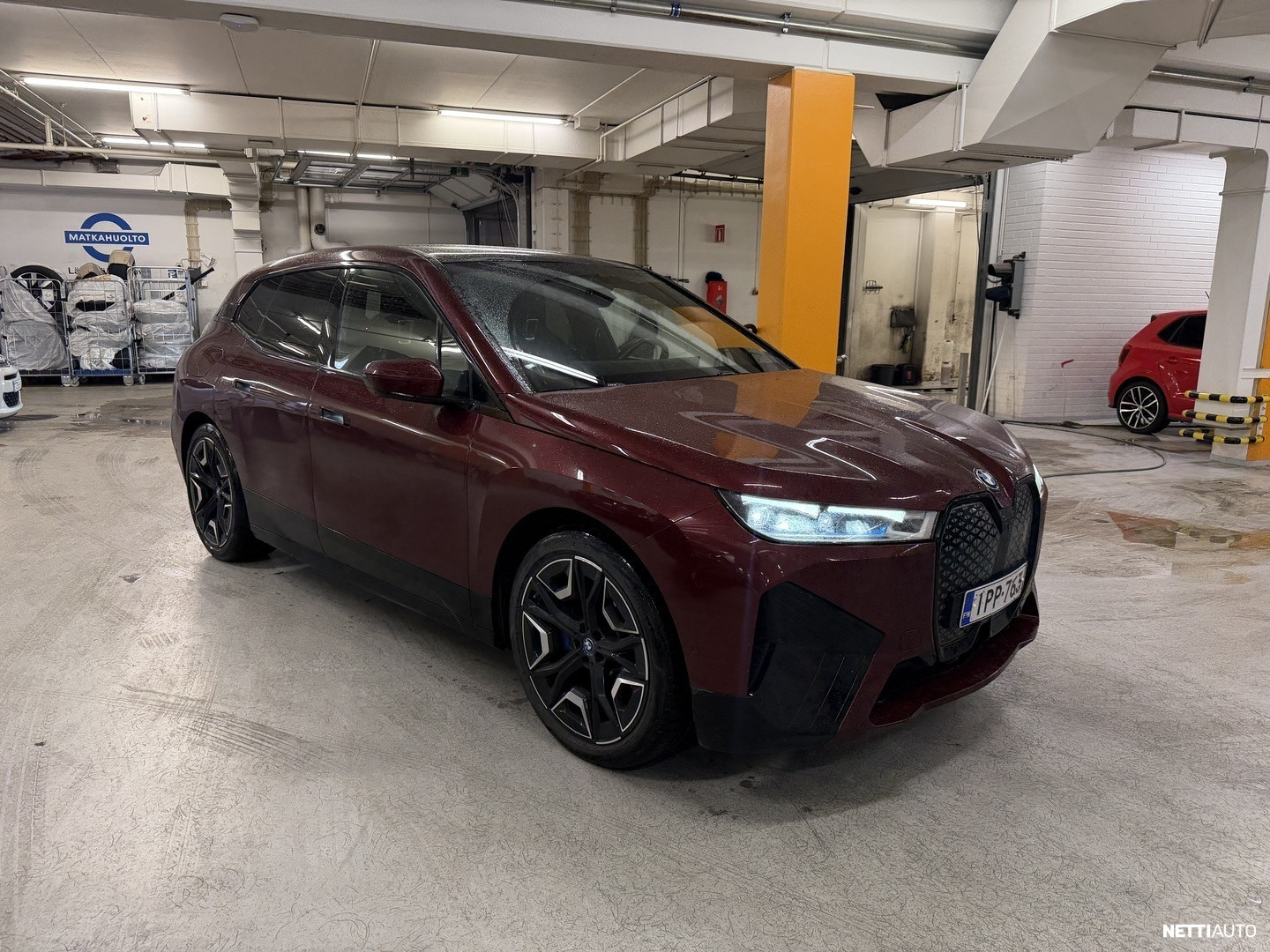 BMW iX