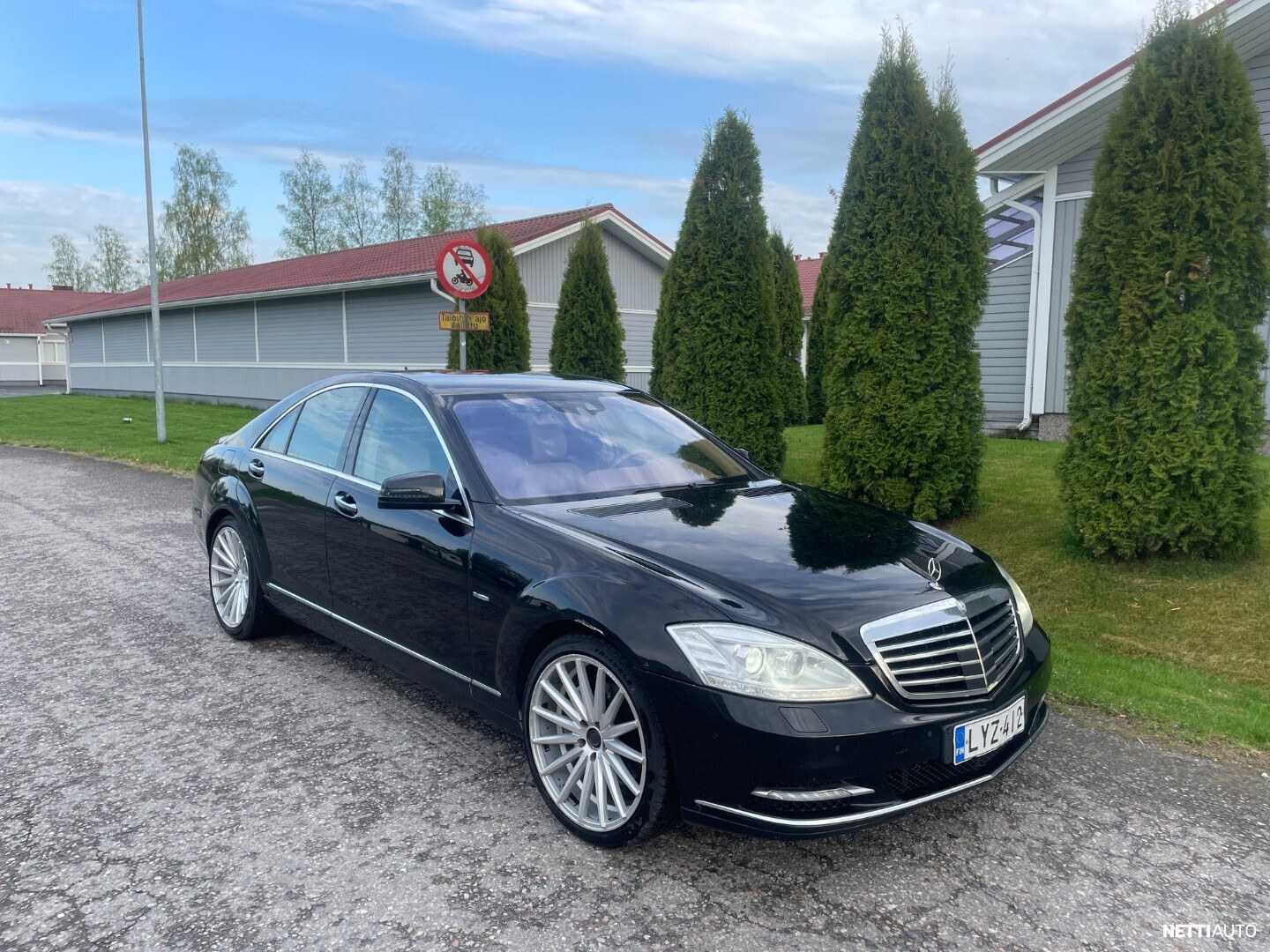 Mercedes-Benz S