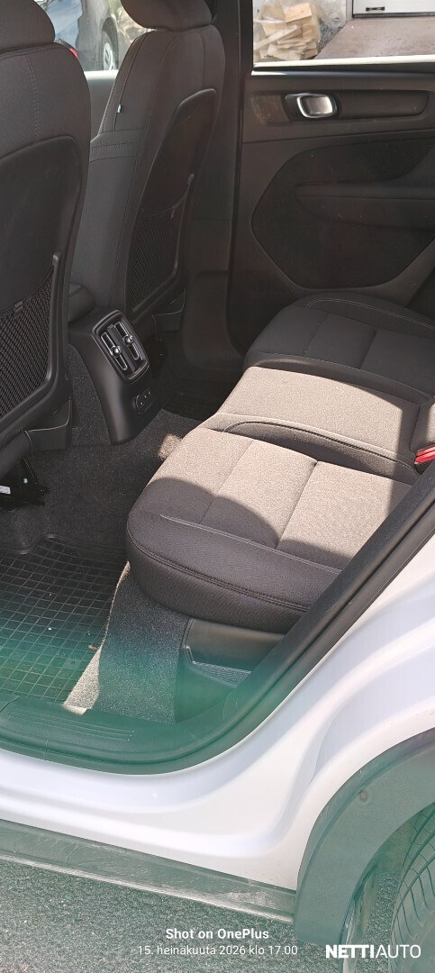 Volvo XC40 2022, photo 3/16