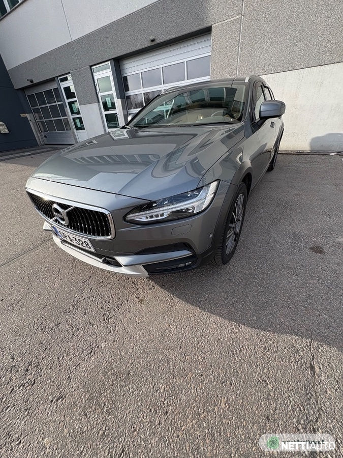Volvo V90 Cross Country