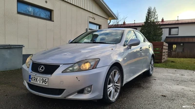 Lexus IS 2008, kuva 2/8