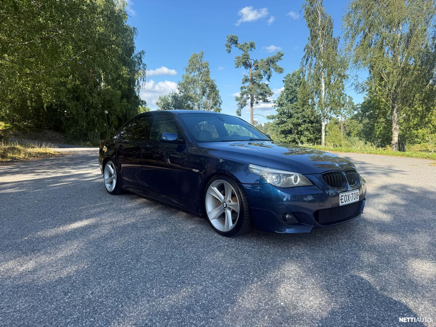 BMW 523