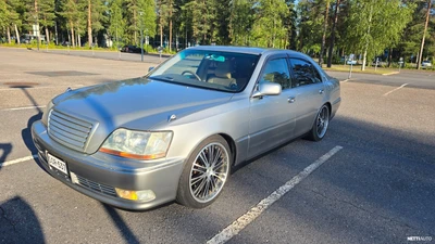 Toyota Crown Majesta i-Four 2002, photo 2/24