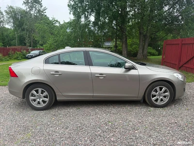 Volvo S60 D3 Momentum Business aut 2011, photo 5/24