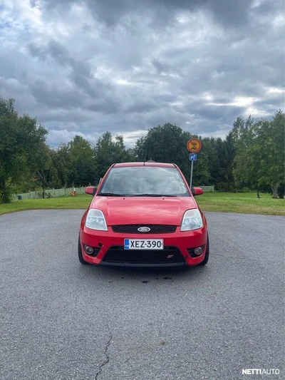 Ford Fiesta 2005, photo 2/13