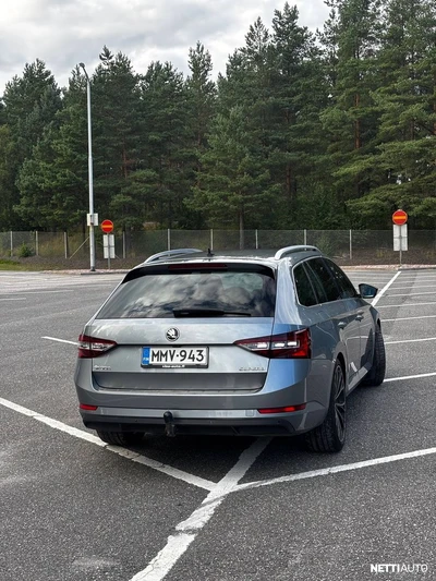 Skoda Superb 2017, photo 5/16