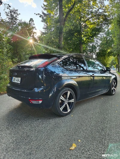 Ford Focus 2,0 145hv Trend M5 3-ovinen 2009, photo 3/9