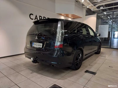 Mitsubishi Grandis 2007, photo 6/13