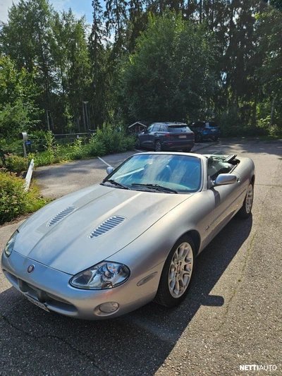 Jaguar XKR 2002, photo 1/17