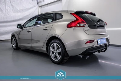 Volvo V40 T2 Momentum Man. 2019, photo 3/10