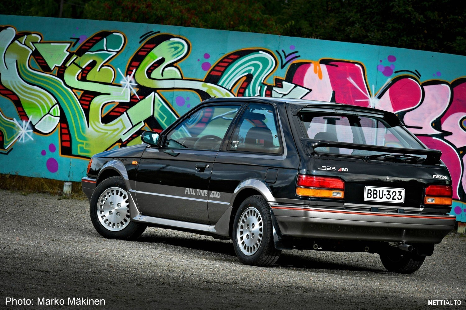 Mazda 323