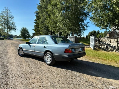 Mercedes-Benz E 230E 1989, kuva 6/10