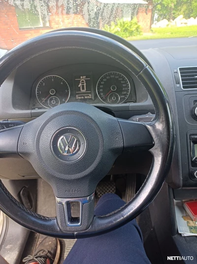 Volkswagen Touran 2011, kuva 5/8