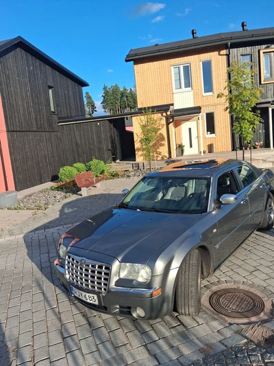 Chrysler 300C 2005, kuva 4/9